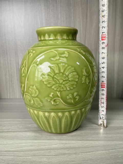 古玩陶瓷晚清民國(guó)  龍泉釉刻花大罐拍賣(mài),當(dāng)前價(jià)格580元