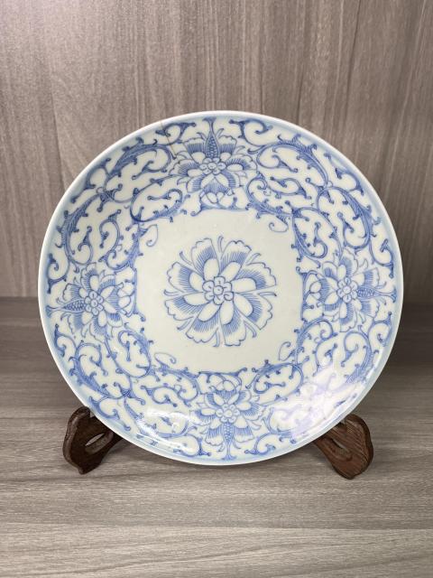 域鉴古玩】清中期精品青花淡描缠枝莲纹盘拍卖价格/图片/值多少钱