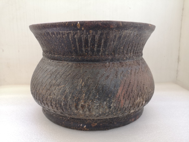 古玩陶瓷底座拍賣,當前價格850元