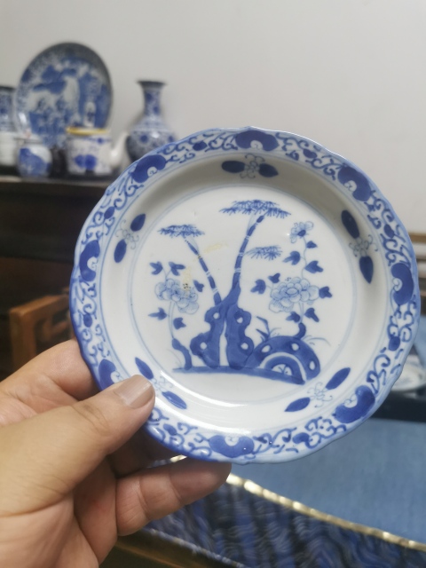 古玩陶瓷清乾隆·青花洞石花卉紋盤拍賣,當前價格555元