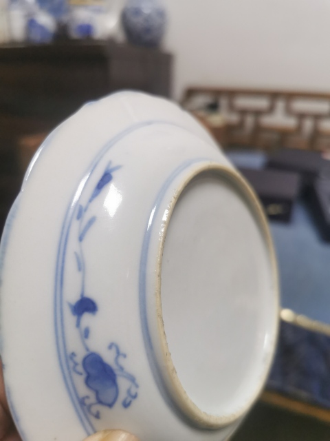 古玩陶瓷清乾隆·青花洞石花卉紋盤拍賣,當前價格555元
