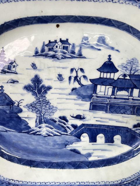 古玩陶瓷清乾隆 極品青花山水樓閣紋八方長盤拍賣，當前價格3800元