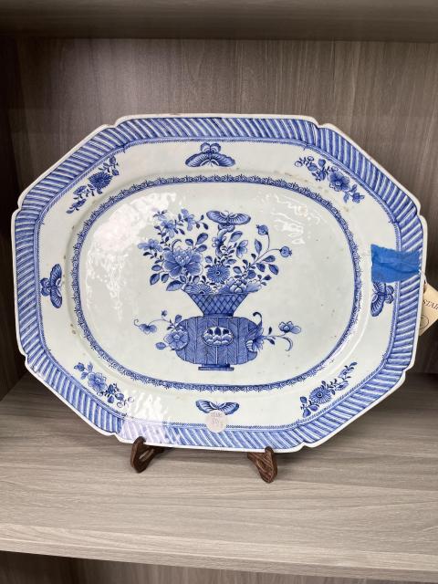 古玩陶瓷清康雍 極品青花提籃花卉紋八方盤（超大盤）拍賣，當前價格5800元