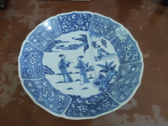 清乾隆青花人物盤拍賣，當(dāng)前價(jià)格8800元
