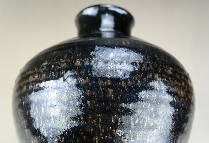 古玩陶瓷明代?油滴釉高領(lǐng)罐拍賣，當前價格1999元