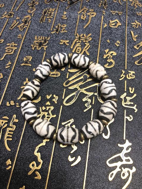 古玩玉器精品瑪瑙工藝天珠搭配手串拍賣,當前價格129元