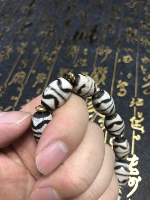古玩玉器精品瑪瑙工藝天珠搭配手串拍賣,當前價格129元