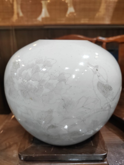 古玩陶瓷名家王隆興墨彩刻瓷花鳥花卉詩文紋西瓜罐拍賣,當(dāng)前價格1200元