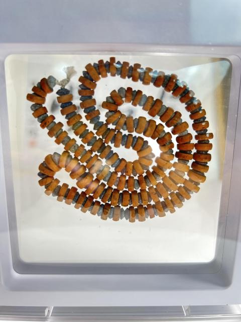 古玩雜項(xiàng)秦漢 琉璃、青金石片珠項(xiàng)鏈（博物館藏級(jí)）拍賣，當(dāng)前價(jià)格980元