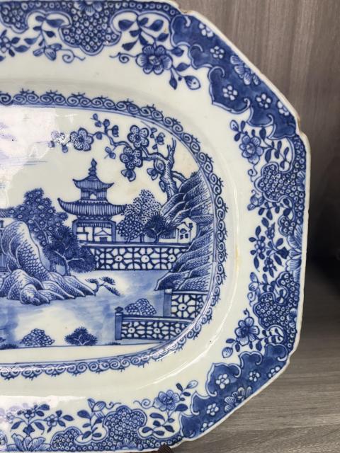 古玩陶瓷清乾隆 極品青花山水樓閣圖八方長盤拍賣，當前價格3500元