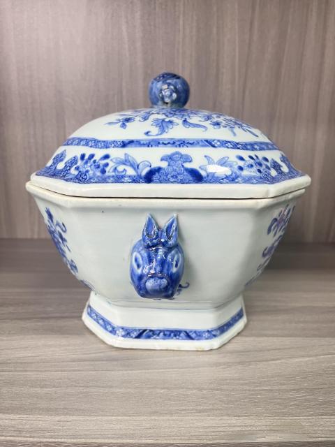 古玩陶瓷清乾隆 極品青花洞石花卉紋八方獸耳蓋鍋（重器）拍賣，當前價格2500元