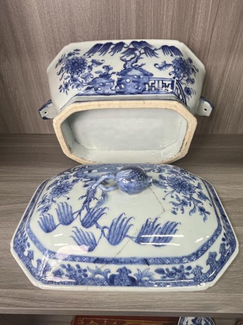 古玩陶瓷清乾隆 極品青花洞石花卉紋八方獸耳蓋鍋（重器）拍賣，當前價格2500元