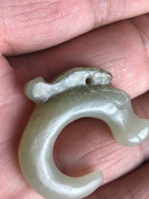 古玩玉器和田玉雕“c形龍”拍賣，當前價格399元