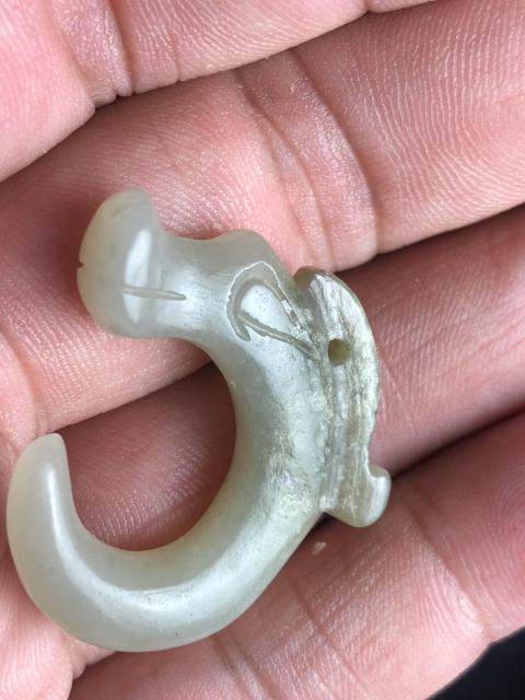 古玩玉器和田玉雕“c形龍”拍賣，當前價格399元