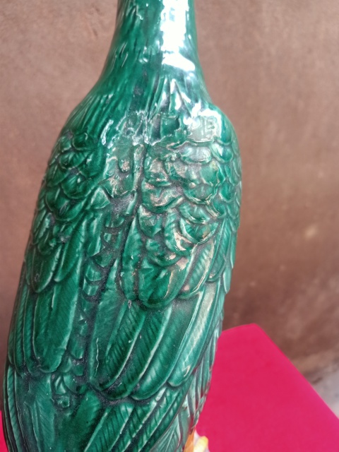 古玩陶瓷(放漏)福建會館造(大名家)游長子:素三彩鸚鵡瓷塑拍賣，當前價格2800元
