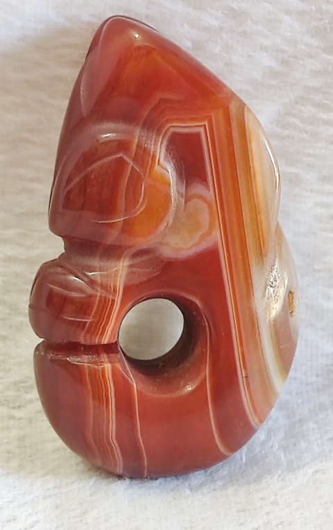 古玩雜項(xiàng)雙十一秒殺瑪瑙雕豬龍掛件拍賣,當(dāng)前價(jià)格238元