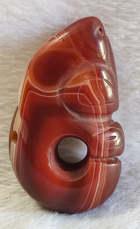 古玩雜項(xiàng)雙十一秒殺瑪瑙雕豬龍掛件拍賣,當(dāng)前價(jià)格238元