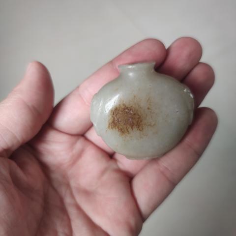 古玩玉器和田玉雕“鼻煙壺”拍賣，當前價格2400元