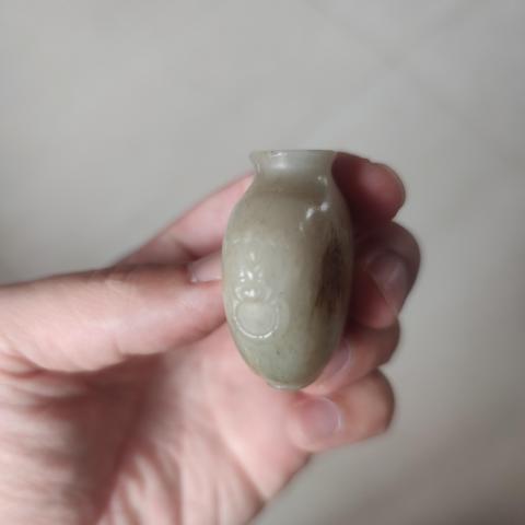 古玩玉器和田玉雕“鼻煙壺”拍賣，當前價格2400元