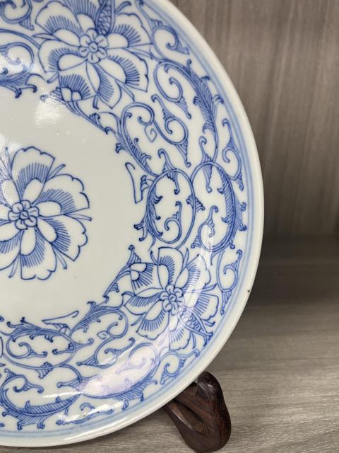 古玩陶瓷清嘉慶 精品青花淡描花卉紋大盤拍賣,當前價格1300元