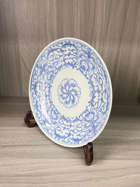 古玩陶瓷清嘉慶 精品青花淡描花卉紋大盤拍賣,當前價格1300元