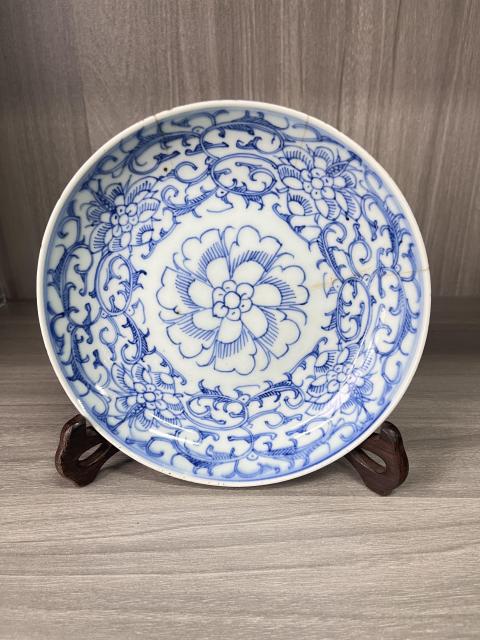 古玩陶瓷清中期 精品青花淡描花卉紋盤拍賣，當(dāng)前價(jià)格650元