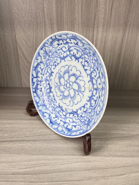 古玩陶瓷清中期 精品青花淡描花卉紋盤拍賣，當(dāng)前價(jià)格650元