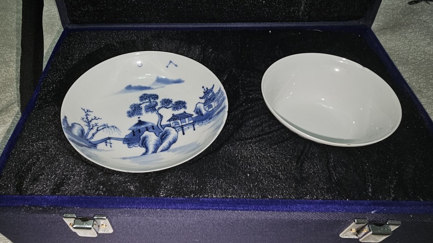 古玩陶瓷青花山水杯碟一套拍賣，當前價格2000元