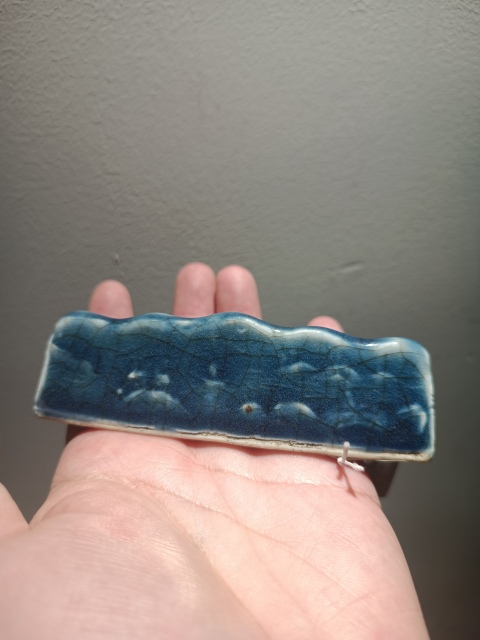 古玩陶瓷清中期霽藍(lán)釉印海水紋筆架山拍賣,當(dāng)前價格6500元