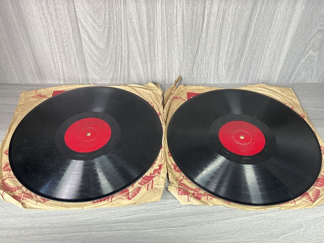 古玩雜項創匯 黑膠唱片兩張拍賣，當前價格160元