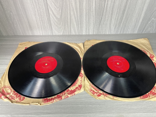古玩雜項(xiàng)創(chuàng)匯 黑膠唱片兩張拍賣(mài)，當(dāng)前價(jià)格160元