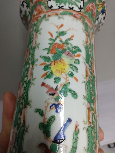 古玩陶瓷開窗花卉人物描金大花觚拍賣,當(dāng)前價(jià)格2800元
