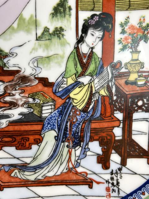 域鉴古玩】皇家景德镇红楼梦金陵十二钗之迎春拍卖价格/图片/值多少钱