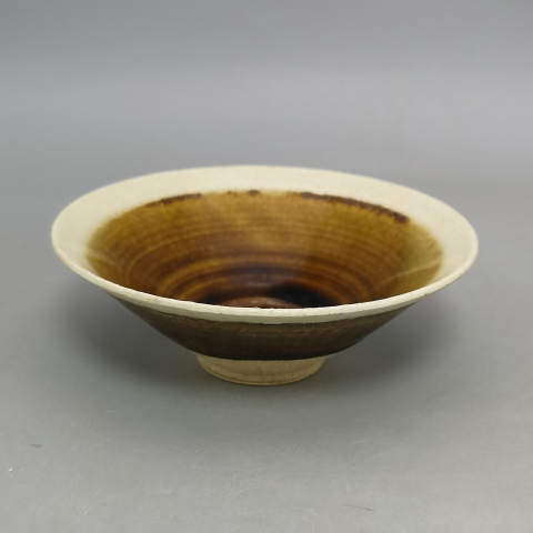 古玩陶瓷宋代白覆輪 黃釉醬釉白覆輪 茶盞拍賣，當前價格3600元