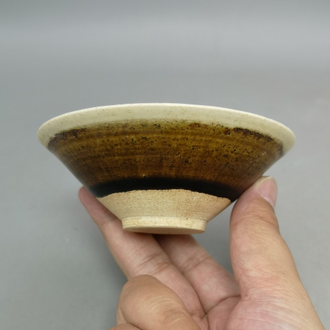 古玩陶瓷宋代白覆輪 黃釉醬釉白覆輪 茶盞拍賣，當前價格3600元