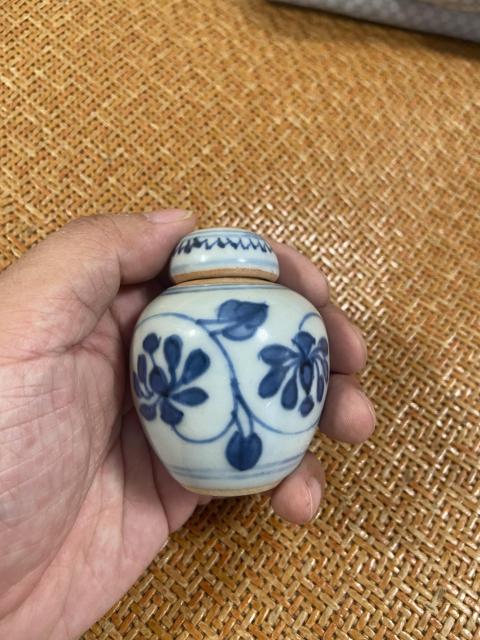 古玩陶瓷明末清初青花纏枝花卉罐拍賣，當(dāng)前價格5000元