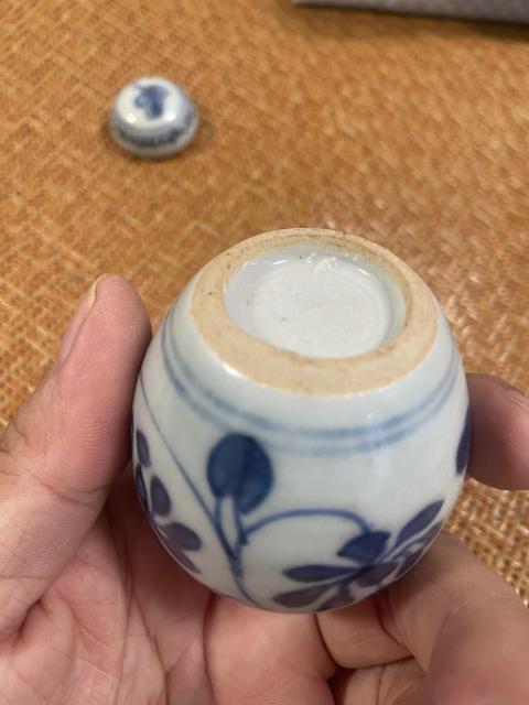古玩陶瓷明末清初青花纏枝花卉罐拍賣，當(dāng)前價格5000元