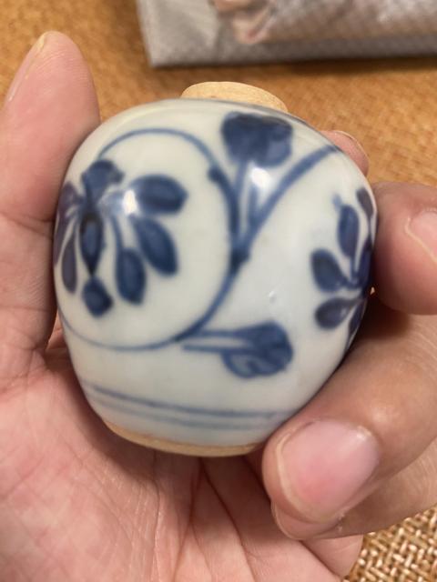 古玩陶瓷明末清初青花纏枝花卉罐拍賣，當(dāng)前價格5000元