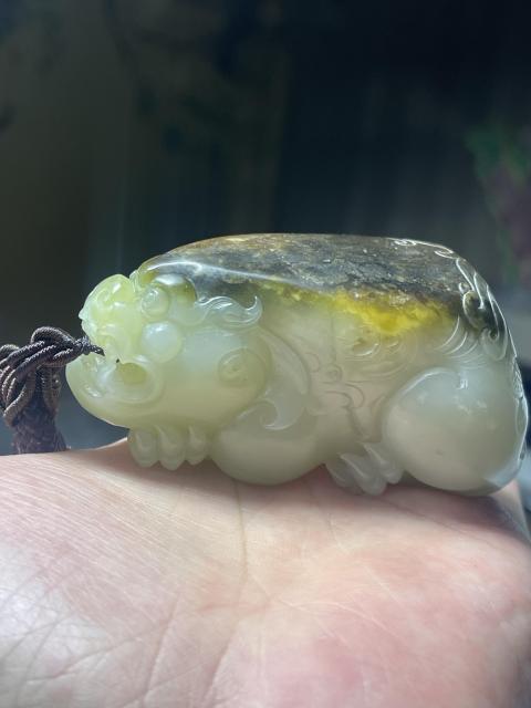 古玩玉器和田玉雕“瑞獸”把件拍賣,當前價格1680元