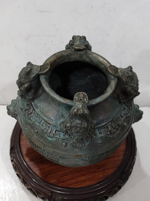 古玩雜項(xiàng)銅金蟾聚寶罐拍賣,當(dāng)前價(jià)格688元
