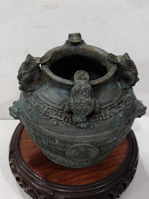 古玩雜項(xiàng)銅金蟾聚寶罐拍賣,當(dāng)前價(jià)格688元