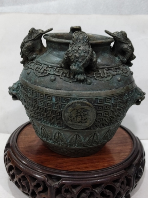古玩雜項(xiàng)銅金蟾聚寶罐拍賣,當(dāng)前價(jià)格688元
