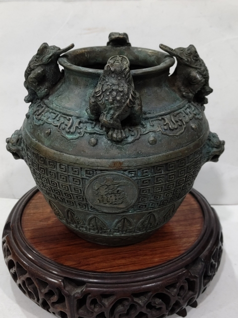 古玩雜項(xiàng)銅金蟾聚寶罐拍賣,當(dāng)前價(jià)格688元
