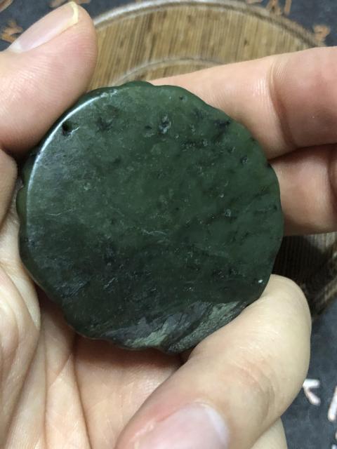 古玩玉器精品和田碧玉雕“菩薩”掛牌拍賣，當(dāng)前價(jià)格200元