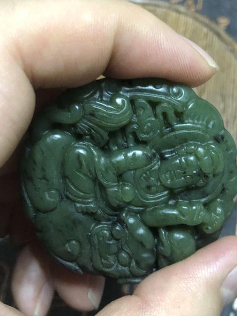 古玩玉器精品和田碧玉雕“菩薩”掛牌拍賣，當(dāng)前價(jià)格200元