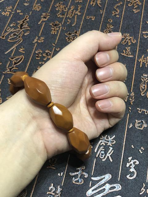 古玩玉器精品天然橄欖核雕手串拍賣，當前價格88元