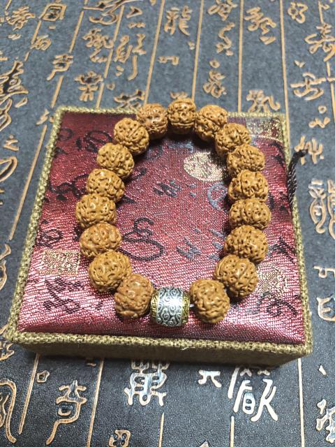 古玩玉器精品天然金剛菩提手串拍賣，當(dāng)前價(jià)格128元