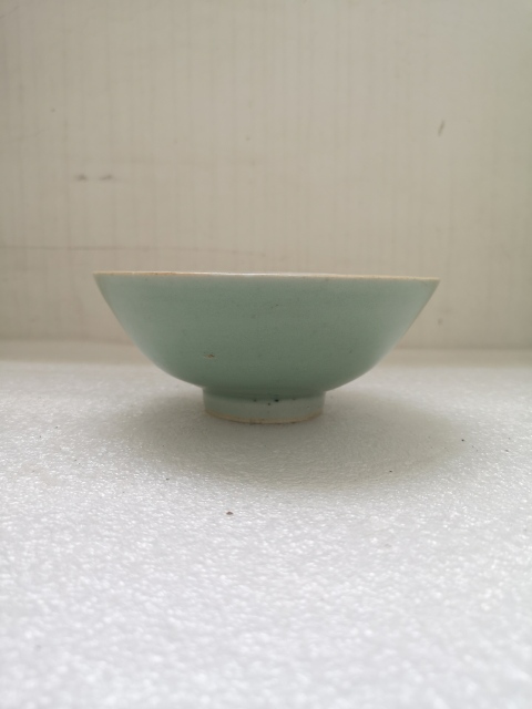 古玩陶瓷清中期豆青釉碗拍賣(mài),當(dāng)前價(jià)格550元