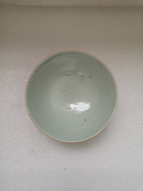 古玩陶瓷清中期豆青釉碗拍賣(mài),當(dāng)前價(jià)格550元
