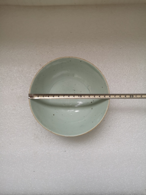 古玩陶瓷清中期豆青釉碗拍賣(mài),當(dāng)前價(jià)格550元